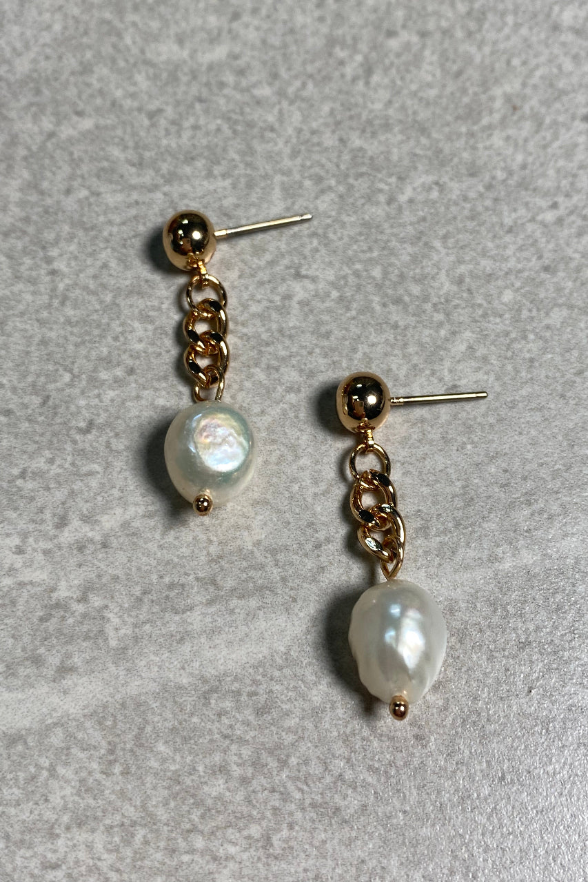 Harlow Pearl Earrings
