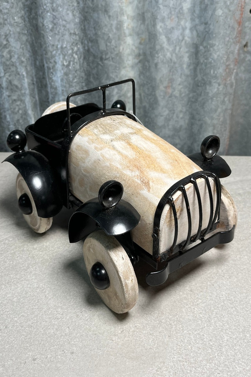 Mangowood Vintage Car