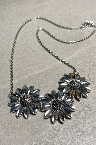 3 Daisy Chain Necklace