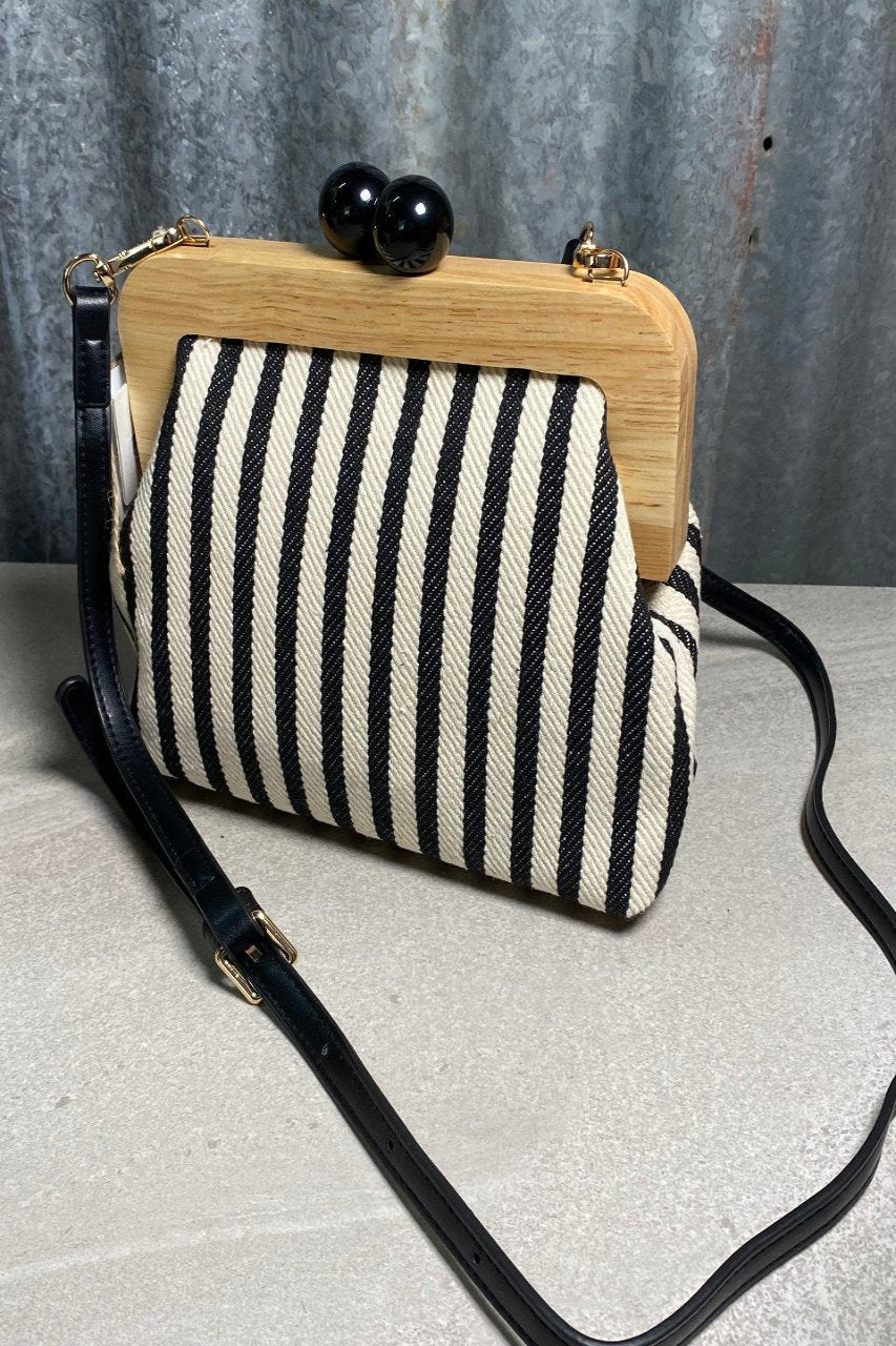 Neve Stripe Clutch