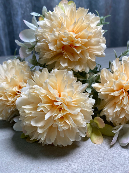 Chrysanthemum Posy