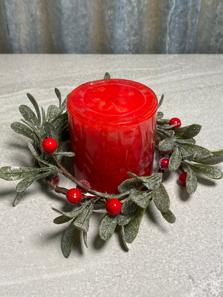 Red Berry & Leaves Candle Ring