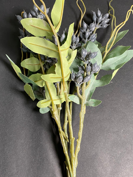 Seeded Bush W/Vines