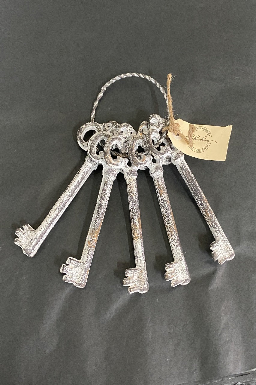 S/5 Antique Keys